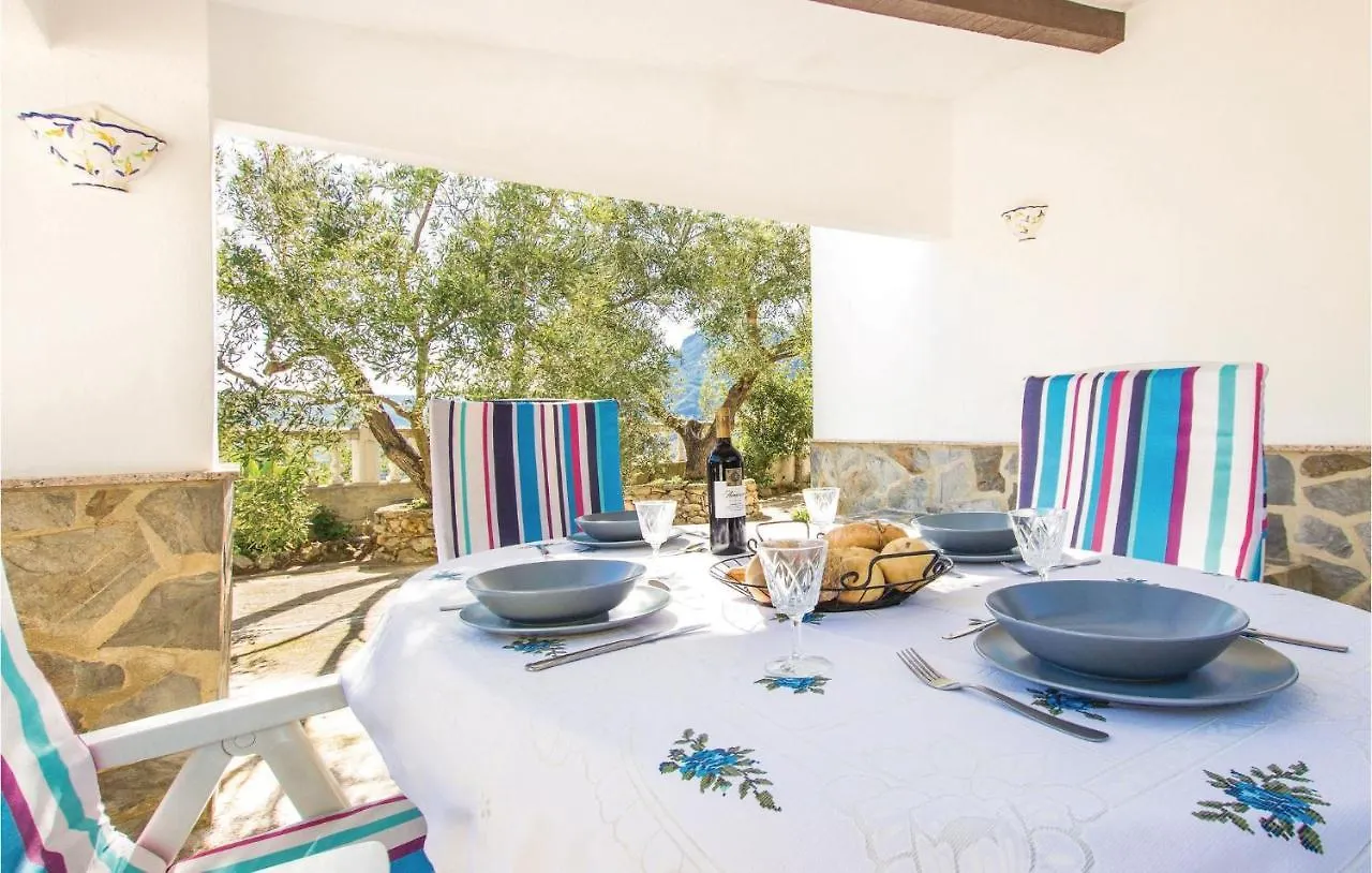 Cozy Home In El Gastor With Kitchen