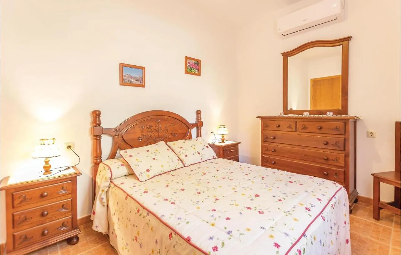Cozy Home In El Gastor With Kitchen Holiday home